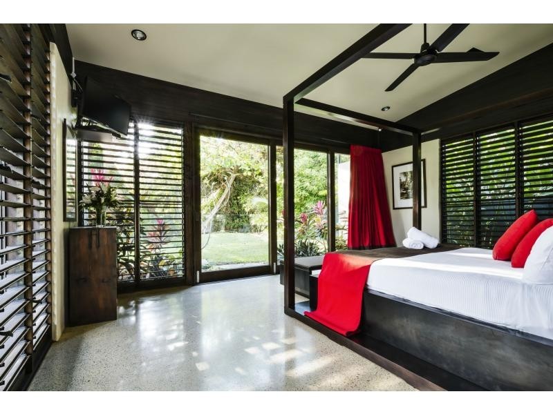 52 COCOS PALM CLOSE , Beachfront Mirage, Port Douglas QLD 4877