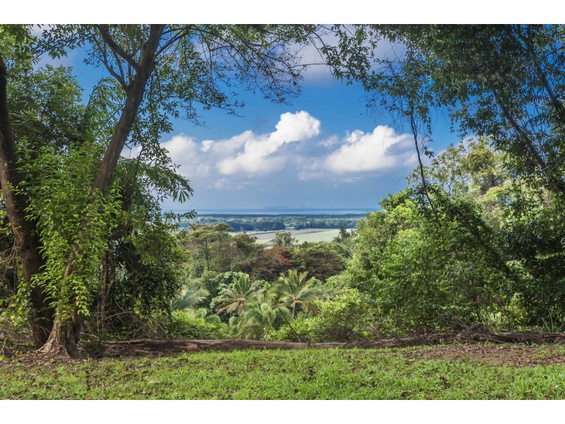 14 Ocean View Road, Killaloe QLD 4877