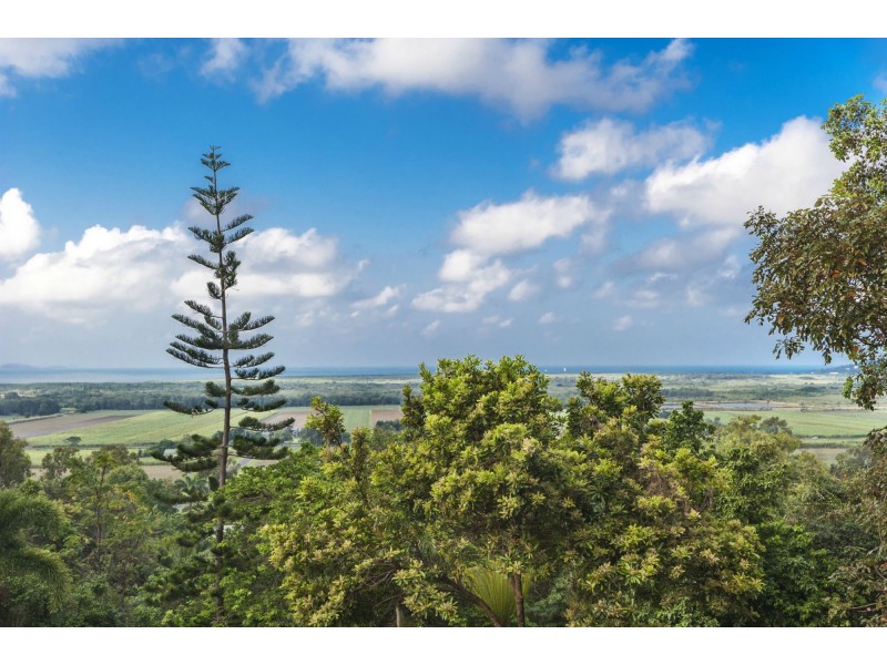 14 Ocean View Road, Killaloe QLD 4877