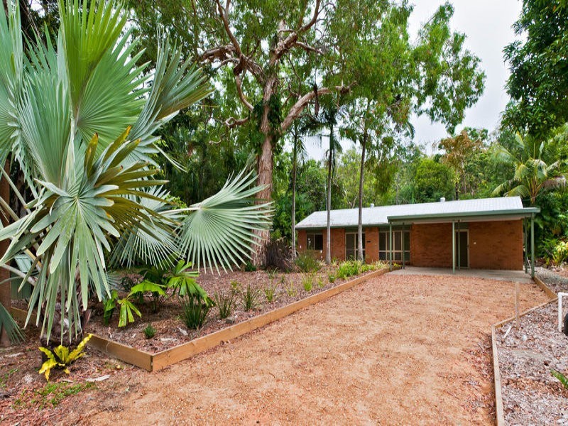 9 Toll Gate Road, Oak Beach QLD 4877