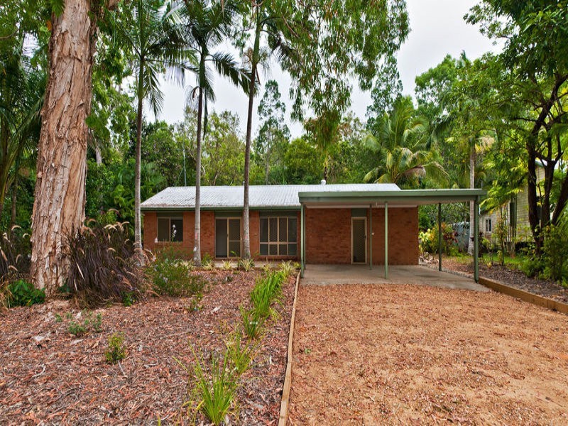 9 Toll Gate Road, Oak Beach QLD 4877