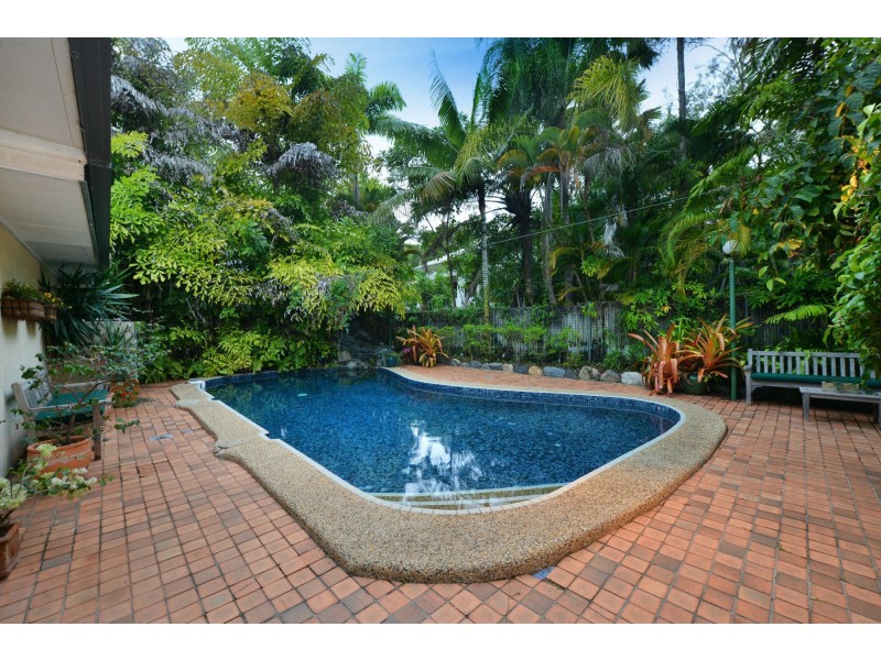 11 Andrews Close, Port Douglas QLD 4877
