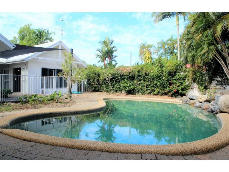 42 Endeavour Street, Port Douglas QLD 4877