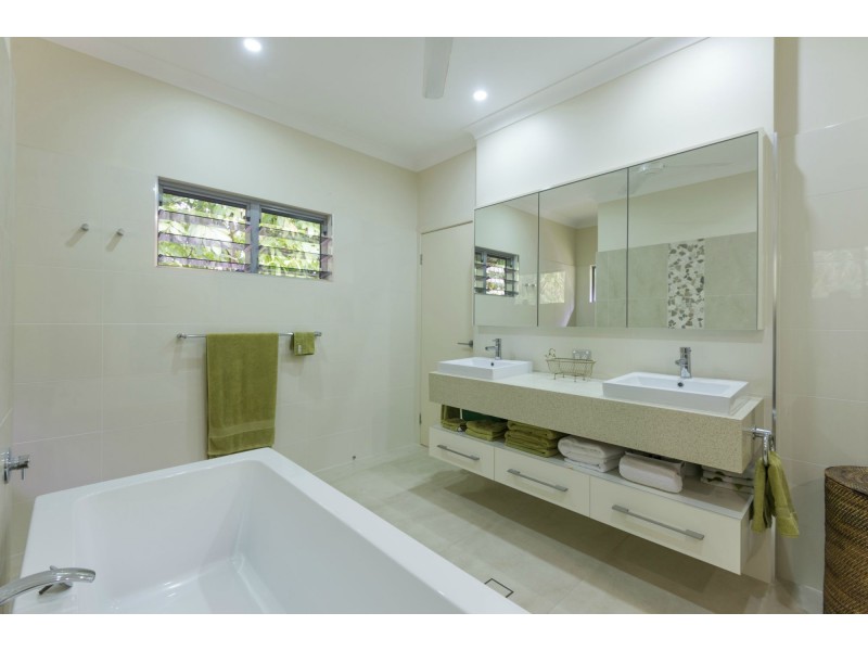 33 Ulysses Avenue St, Port Douglas QLD 4877
