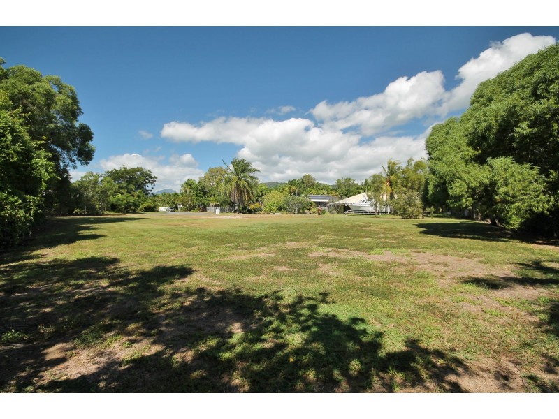 52 Endeavour Street, Port Douglas QLD 4877