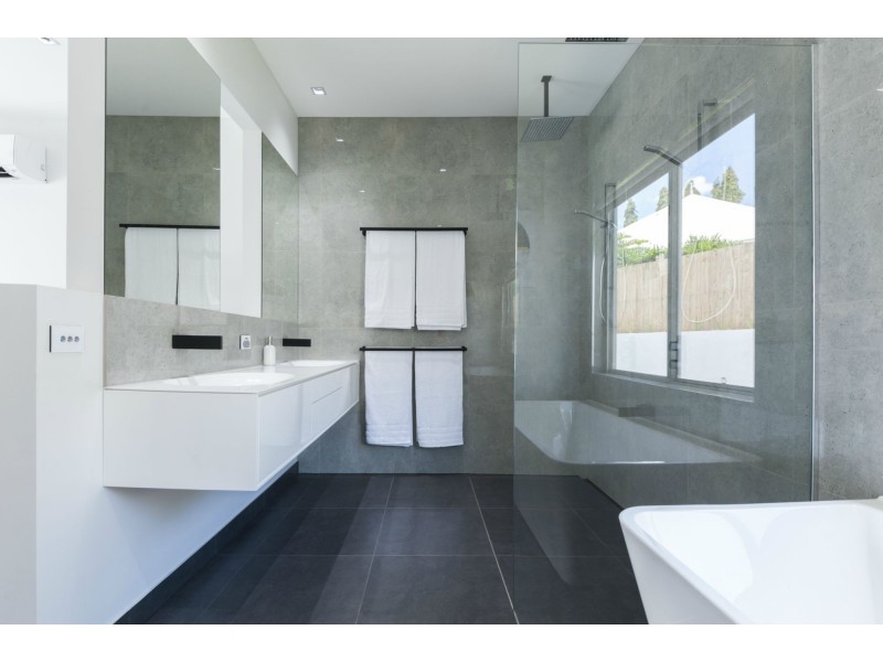 5 The Lake Estate St, Port Douglas QLD 4877