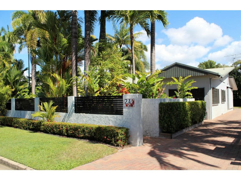 24 Limpet Avenue, Port Douglas QLD 4877