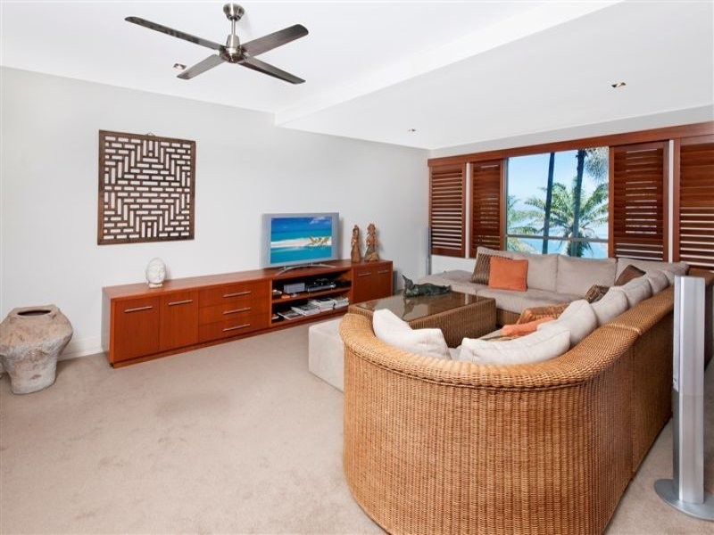 Villa 10/11 ‘Santai’ Colonel Cummings Drive, Palm Cove QLD 4879