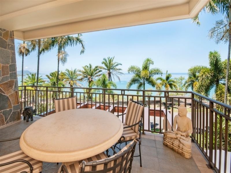 Villa 10/11 ‘Santai’ Colonel Cummings Drive, Palm Cove QLD 4879