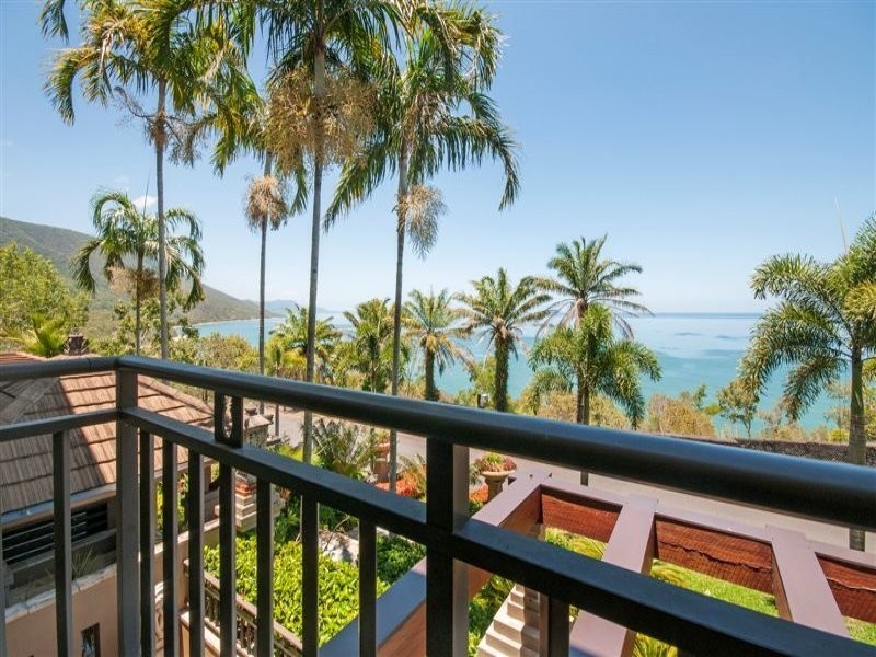 Villa 10/11 ‘Santai’ Colonel Cummings Drive, Palm Cove QLD 4879