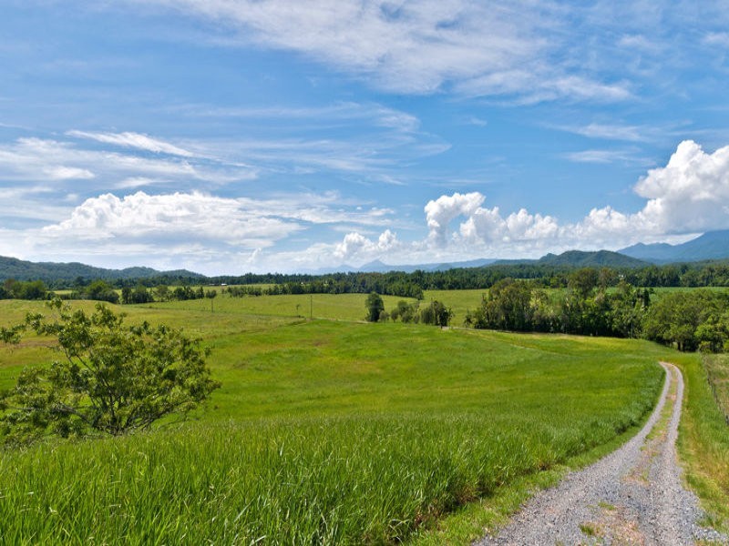 3-5 Davidson Street, Whyanbeel QLD 4873