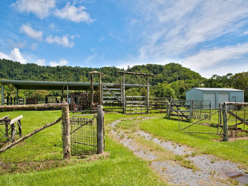 3-5 Davidson Street, Whyanbeel QLD 4873