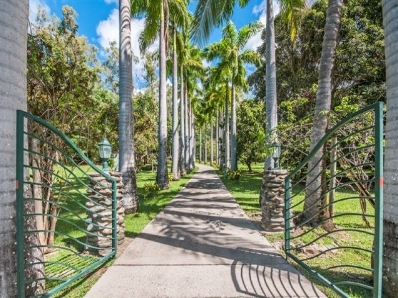 32 Reynolds Road, Oak Beach QLD 4877