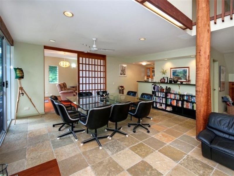 32 Reynolds Road, Oak Beach QLD 4877