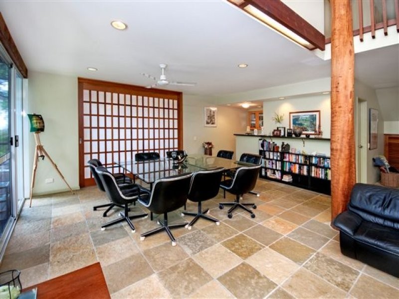 32 Reynolds Road, Oak Beach QLD 4877
