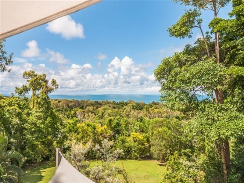 32 Reynolds Road, Oak Beach QLD 4877