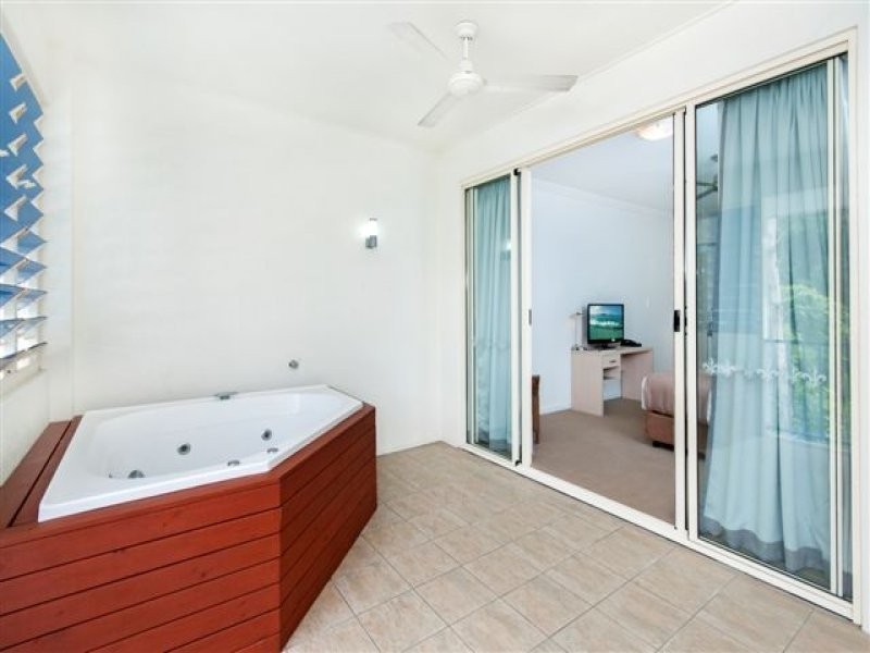 2 Langley Road, Port Douglas QLD 4877