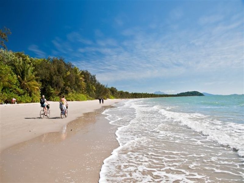 2 Langley Road, Port Douglas QLD 4877