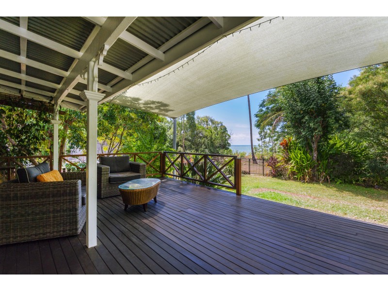 8 Toll Gate Rd, Oak Beach QLD 4877