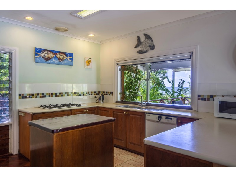 8 Toll Gate Rd, Oak Beach QLD 4877