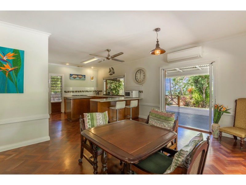 8 Toll Gate Rd, Oak Beach QLD 4877