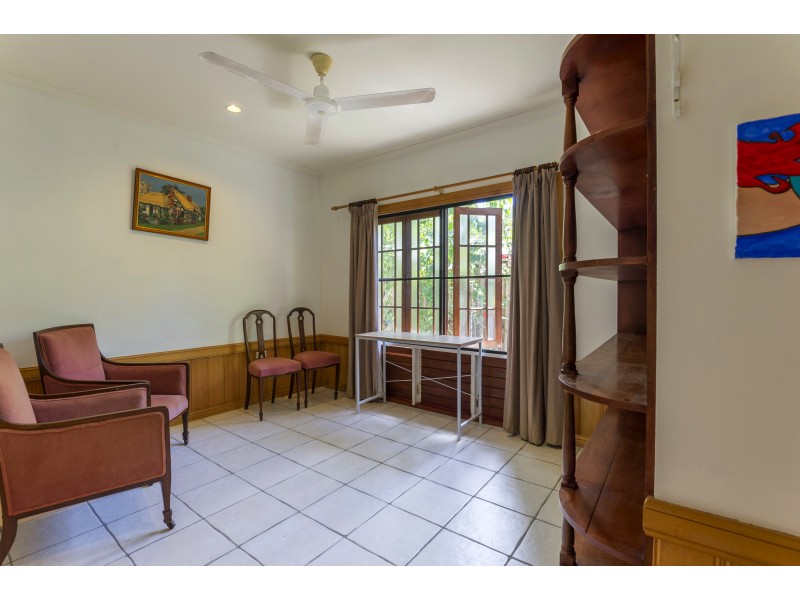 8 Toll Gate Rd, Oak Beach QLD 4877