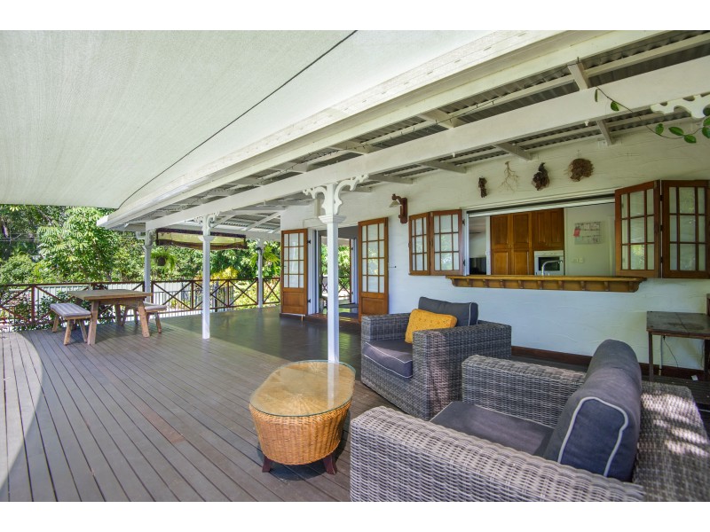 8 Toll Gate Rd, Oak Beach QLD 4877