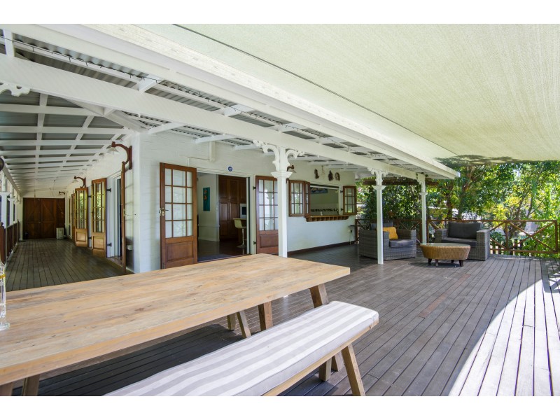8 Toll Gate Rd, Oak Beach QLD 4877
