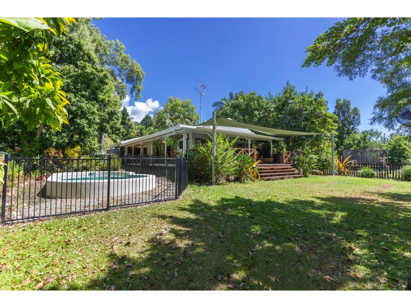 8 Toll Gate Rd, Oak Beach QLD 4877