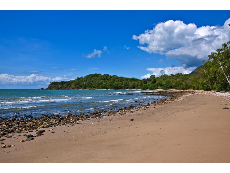 8 Toll Gate Rd, Oak Beach QLD 4877