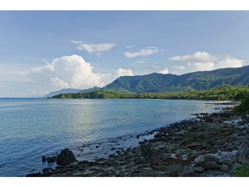 8 Toll Gate Rd, Oak Beach QLD 4877