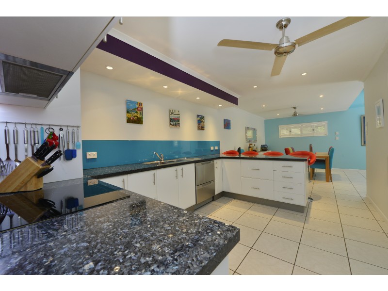 2 ‘Fronds On Nautilus’/33 Nautilus Street, Port Douglas QLD 4877
