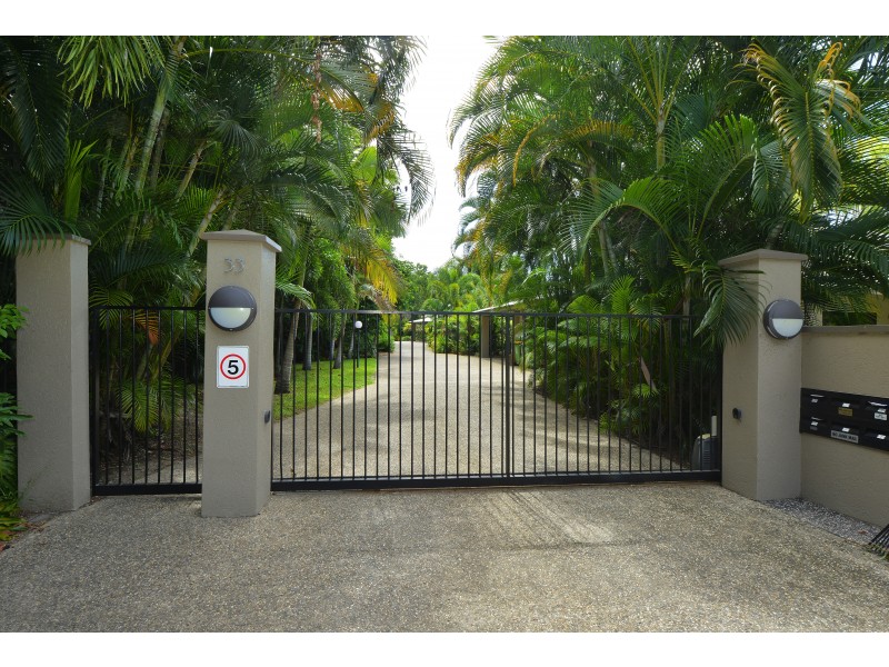 2 ‘Fronds On Nautilus’/33 Nautilus Street, Port Douglas QLD 4877