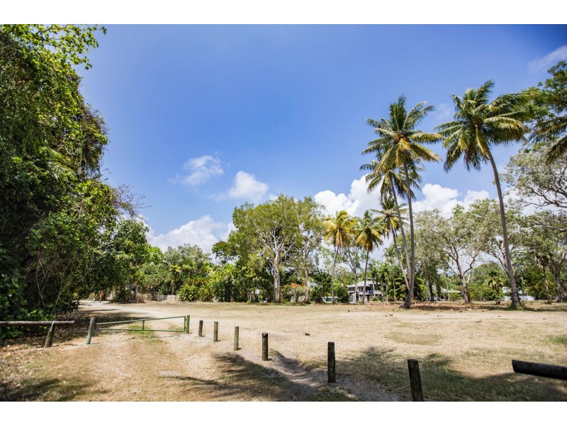 3 Andrews Close, Port Douglas QLD 4877