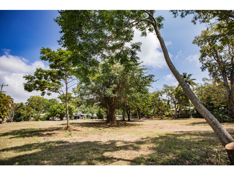 3 Andrews Close, Port Douglas QLD 4877