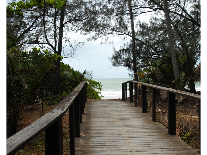 Lot 4 Beachfront Mirage, Port Douglas QLD 4877