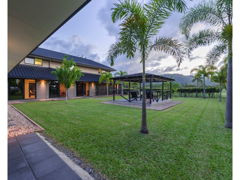 83 Mitre Street, Port Douglas QLD 4877