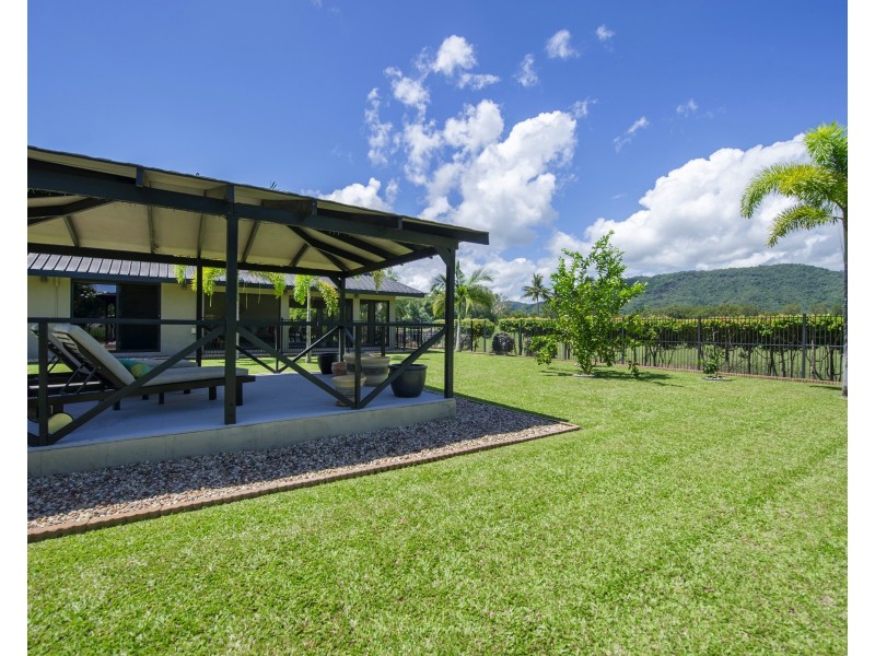 83 Mitre Street, Port Douglas QLD 4877