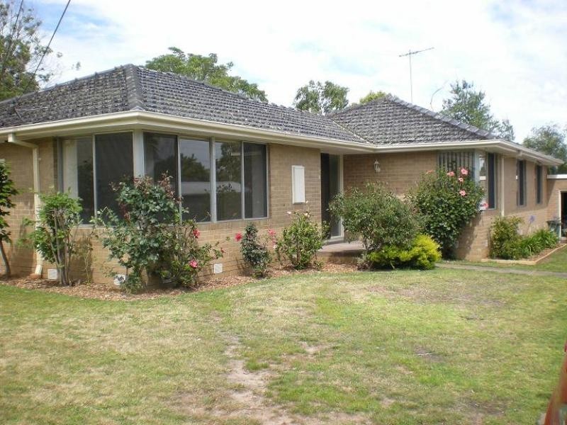 4 Emerson Close, Frankston VIC 3199