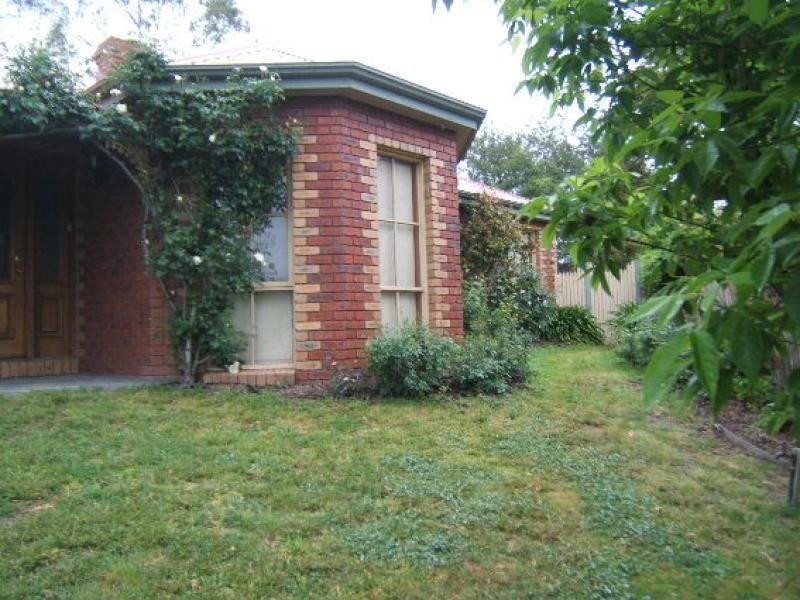 8 Green Acres Court, Langwarrin VIC 3910