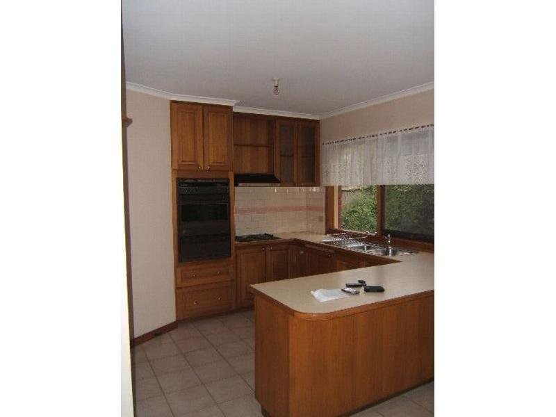 8 Green Acres Court, Langwarrin VIC 3910