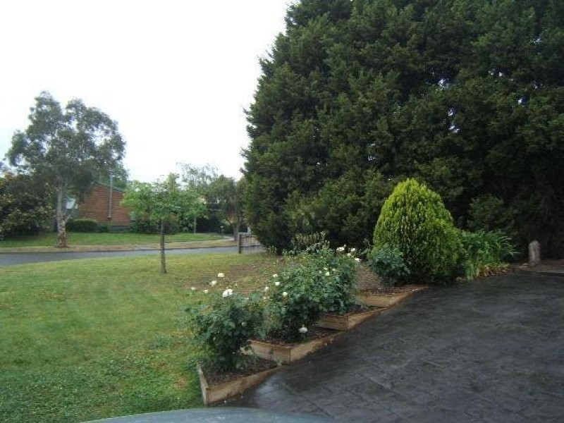 8 Green Acres Court, Langwarrin VIC 3910