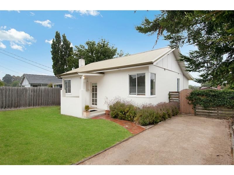 17 Burns Street, Frankston VIC 3199