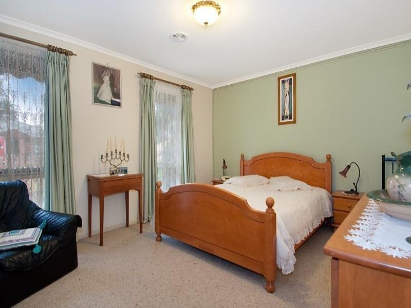 40 Milroy Crescent, Seaford VIC 3198