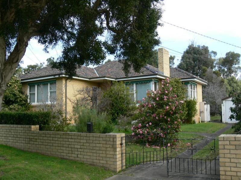 16 Burnett Crescent, Frankston South VIC 3199