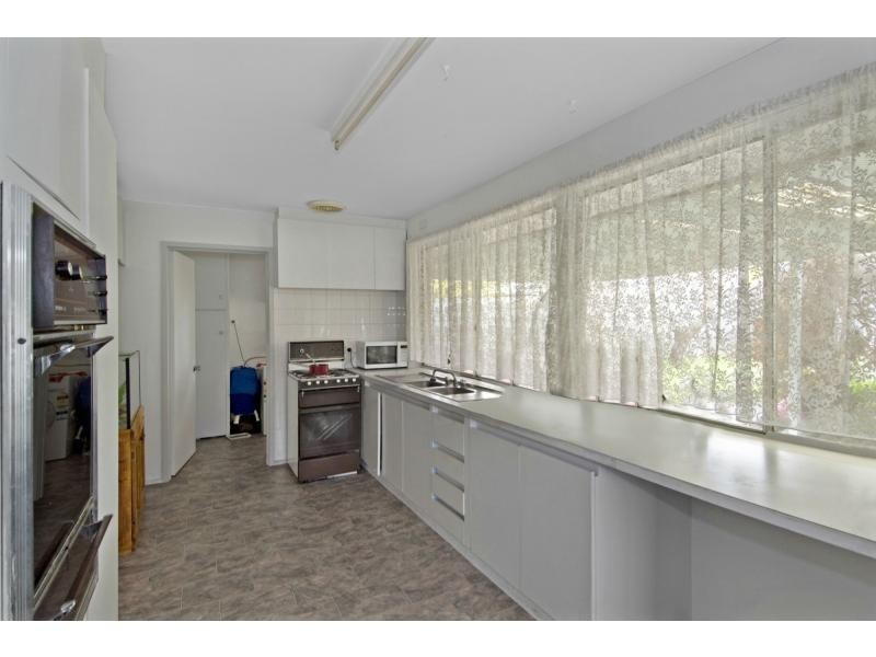 39 Bunarong Crescent, Frankston VIC 3199