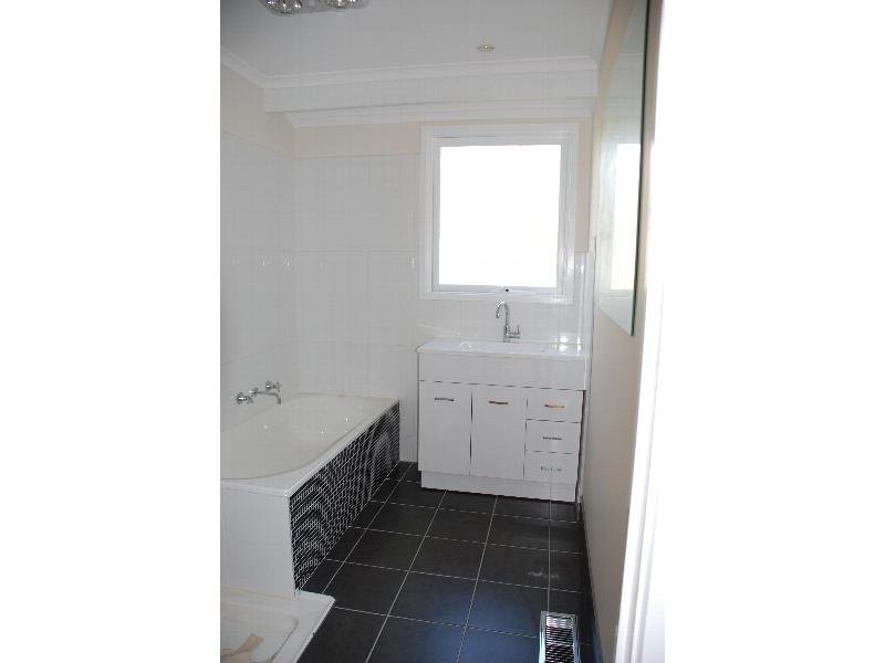 2 Quamby Avenue, Frankston VIC 3199