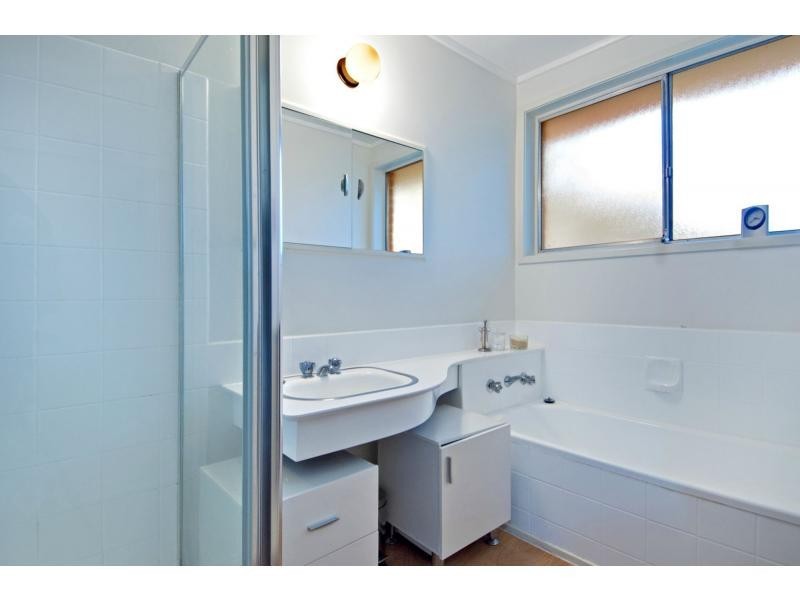 72 Ashleigh Ave, Frankston VIC 3199