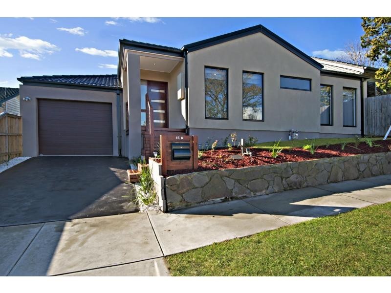 15 Omaroo Road, Frankston VIC 3199