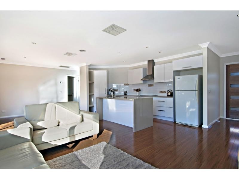 15 Omaroo Road, Frankston VIC 3199